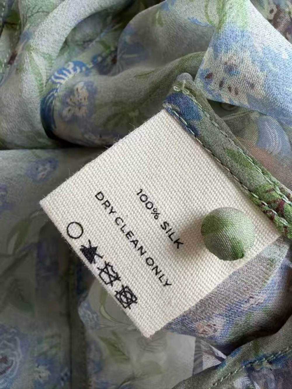Doen Selma Top in Green Strawberry Moon Floral, S - Picture 7 of 8